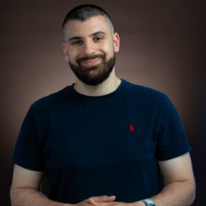 Serkan Ipek im Studio - seroTech, Content Creator aus Frankfurt